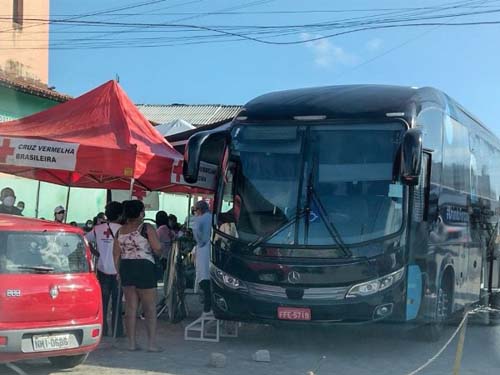 Ônibus da vacina completa mil doses aplicadas em apenas três dias de funcionamento