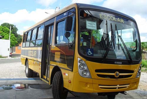 Alunos da rede estadual estão sem transporte por falta de pagamento aos motoristas