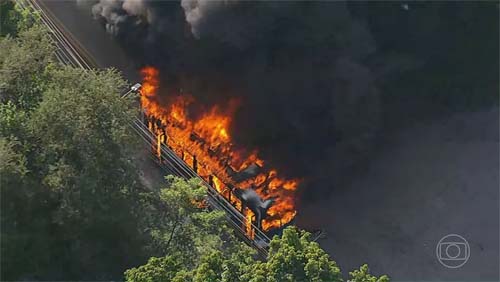 Zona Oeste tem 35 ônibus incendiados após sobrinho do miliciano Zinho ser morto pela polícia; BRT é interrompido