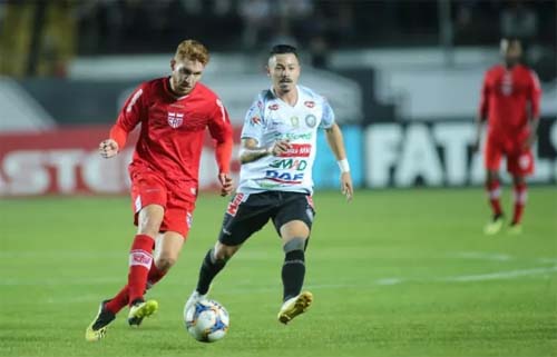 CRB perde fora de casa de virada e segue no meio da tabela da Série B