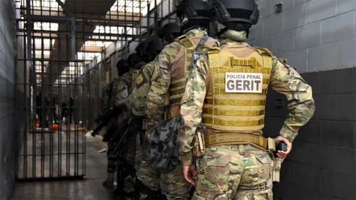 Operação de Segurança Prisional de Alagoas Resulta na Confiscação de Equipamentos, Substâncias Ilícitas e Armas Artesanais