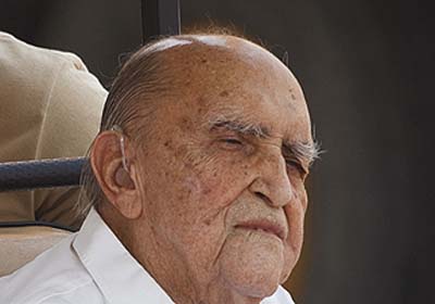 Arquiteto Oscar Niemeyer morre aos 104 anos no Rio 