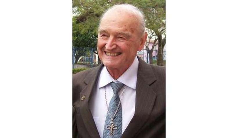 Padre Quevedo morre, aos 88 anos, em Minas Gerais