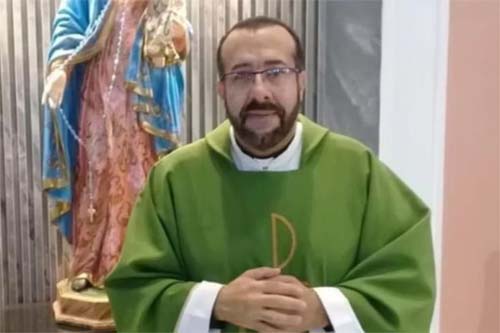 Padre Ricardo Campos Parreiras é preso por estupro de jovem em Goiás