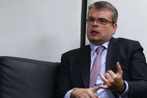 Guerra comercial entre EUA e China pode levar país a recessão, diz Volpon