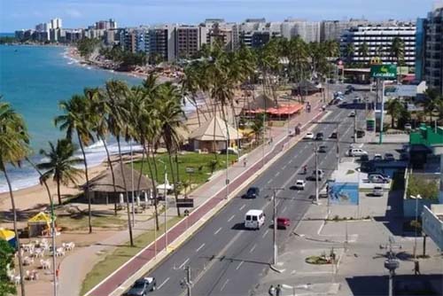 Justiça determina adequação ambiental de barraca na Pajuçara para garantir uso público da praia