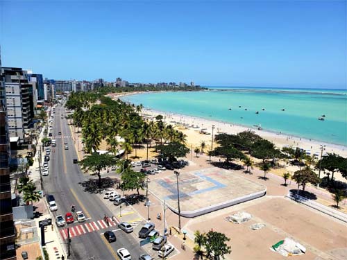 Jovem mesmo esfaqueado consegue pedir ajuda aos Bombeiros na Pajuçara