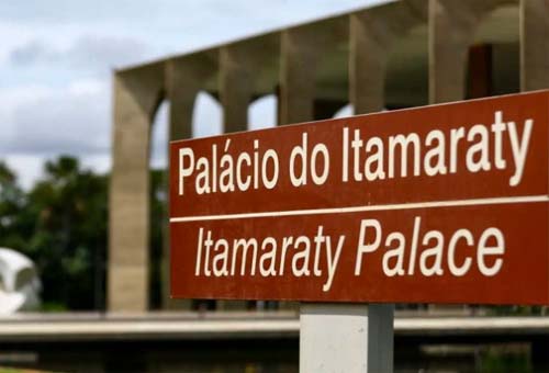 O que significa a volta de um embaixador? Entenda pedido do governo e a crise com Israel