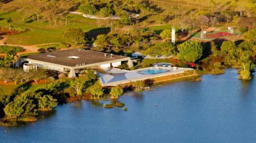 Motorista bêbado fura segurança e invade Palácio do Jaburu