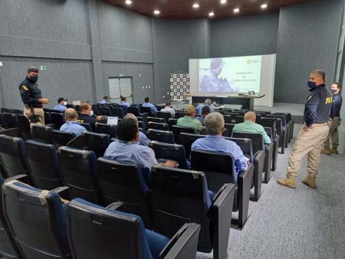 Representantes de usina recebem palestras da PRF nesta quinta feira 
