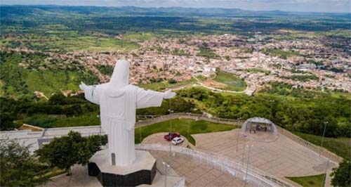 Homem é morto com tiros na cabeça após sair de festa em Palmeira dos Índios