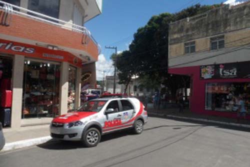 Mulher tenta matar cunhada a golpes de estilete no centro de Palmeira dos Índios