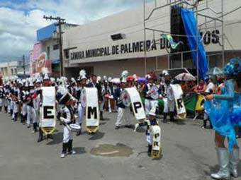Palmeira dos Índios realizou desfile de 7 de setembro ontem