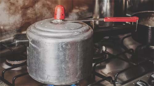 'Explodiu no meu rosto': os acidentes que ainda acontecem com panelas de pressão - e como evitá-los