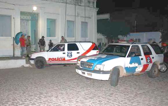 Polícia prende três acusados de atentado a filho de deputado