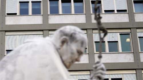 Papa Francisco Tem Infeção Polimicrobiana no Trato Respiratório: O Que Significa e Qual a Gravidade?