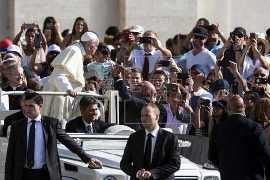 Papa diz que divórcio se tornou 