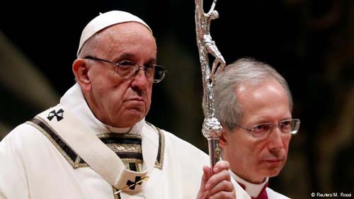 Papa Francisco critica desigualdade entre ricos e pobres