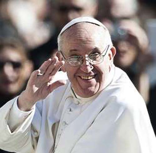 Papa Francisco doa equipamentos para tratamento da covid-19