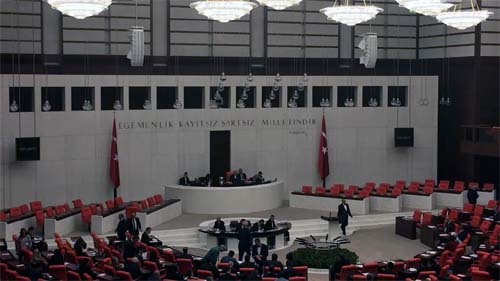 Parlamento turco bane Coca-Cola e Nestlé dos cardápios por suspeita de apoio a Israel