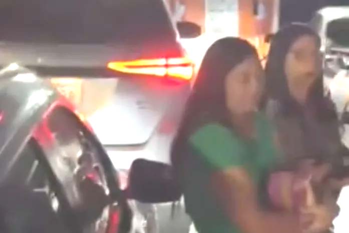 Passageiros e motoristas ficam retidos em balsa no Rio Manguaba por falta de condutor