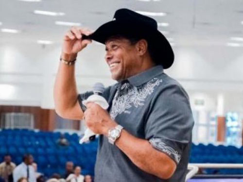 MPF quer que pastor pague indenização por prometer cura da covid-19