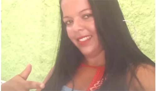 Mulher morre e homem fica em estado grave após queda de moto em Ibateguara