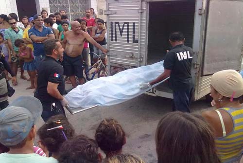 Vigilante é morto na casa da namorada por falsos policiais em Arapiraca