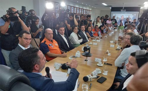 Governador e 13 prefeitos assinam 'Carta de Alagoas' com 11 medidas urgentes para reduzir efeitos do desastre ambiental