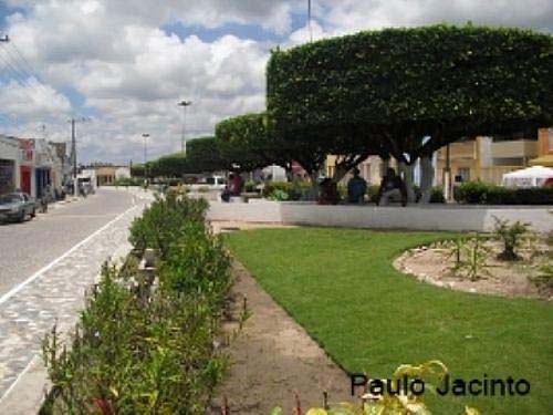 Cabeleireiro é morto a tiros enquanto trabalhava; adolescente é baleado e socorrido