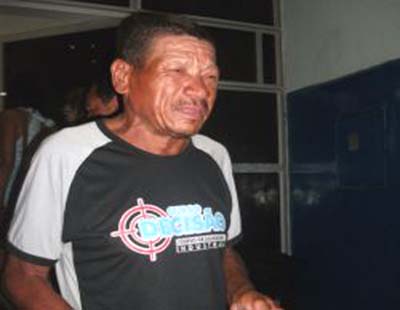 Garota de 14 anos com deficiência mental é estuprada pelo padrasto