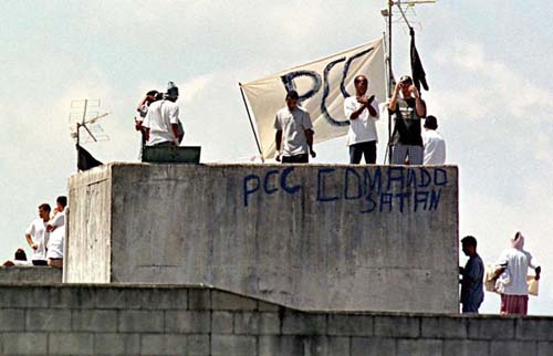 Sob influência de Beira-Mar, PCC planejava ataques no modelo das Farc