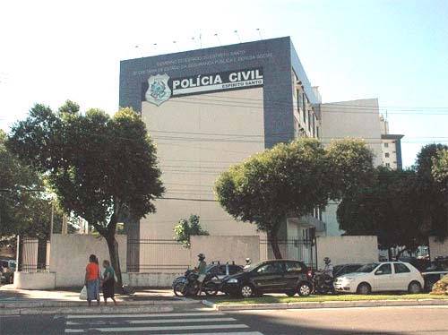 Menino de 12 anos morre após ser atingido por bala perdida enquanto dormia no ES