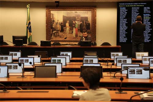 PEC das Drogas deve ir à votação na CCJ da Câmara dos Deputados