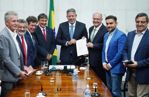 PEC da Transição é ‘cheque em branco’ e deixará dívidas impagáveis, dizem economistas