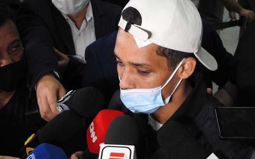 Jogador alagoano Pedrinho chega ao Brasil após fugir da guerra na Ucrânia