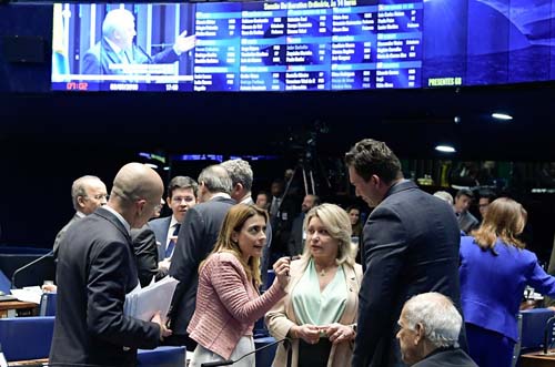 Plenário deve concluir votação do projeto que obriga presos a ressarcirem o Estado