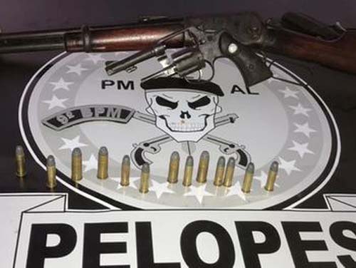 Homem é preso com duas armas de fogo e munições na zona rural de Canapi