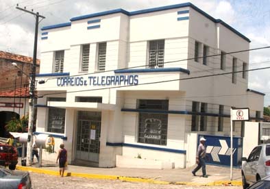 Elemento armado invade e assalta agência dos Correios em Penedo