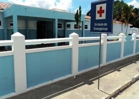 Jovem tenta socorrer mãe e é atingido por tiro disparado pelo pai