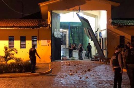 Mais de 100 detentos fogem de presídio de segurança máxima em João Pessoa, na Paraíba