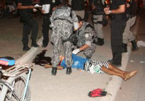 Menor usuário de drogas é executado ao lado de praça no conjunto Moacir Andrade