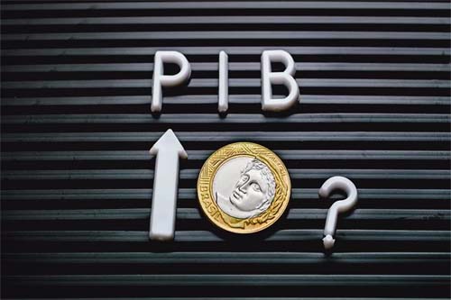 Brasil voltará ao top 10 dos PIBs mundiais, mas isso não importa muito