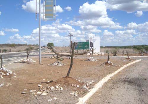 Colisão frontal entre carro e moto deixa um morto em Piranhas