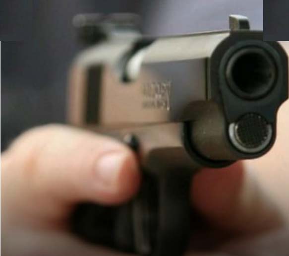 Homem com passagem pela polícia é baleado em tentativa de homicídio no Petrópolis