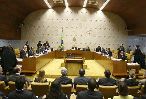 Supremo decide que policial não pode fazer greve