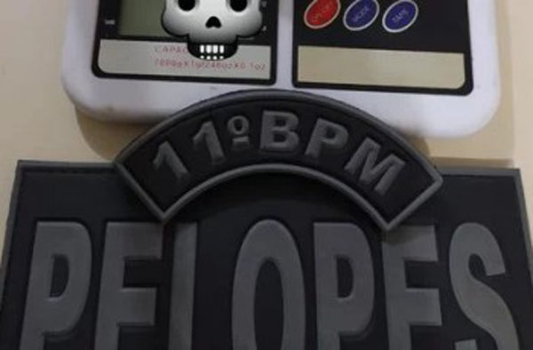 Homem é preso após cocaína ser encontrada em caixa de descarga