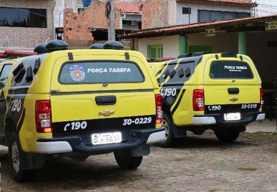 Bandidos invadem residência, roubam e ameaçam homem em Arapiraca