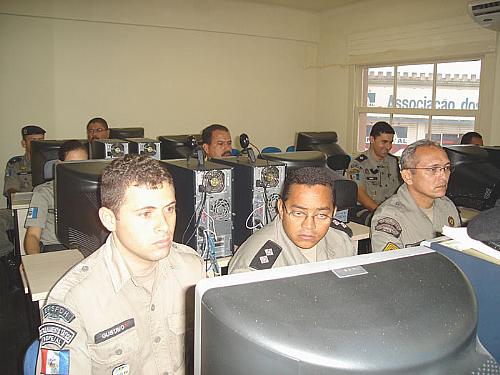 Polícia