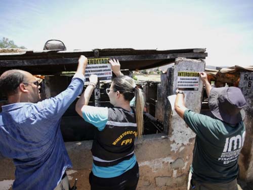 FPI notifica secretaria e interdita pocilga comunitária em Pão de Açúcar